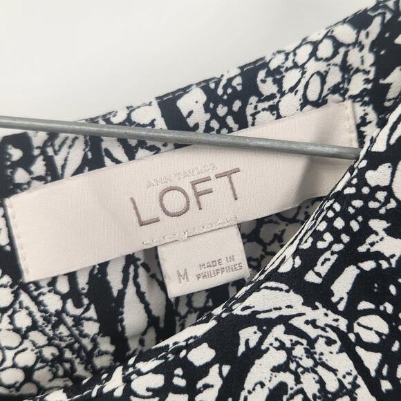 LOFT Short Sleeve Top Womens Size Medium M - Picture 3 of 4